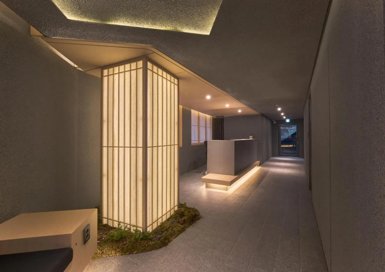 Uh Suite Central Seoul 0*,