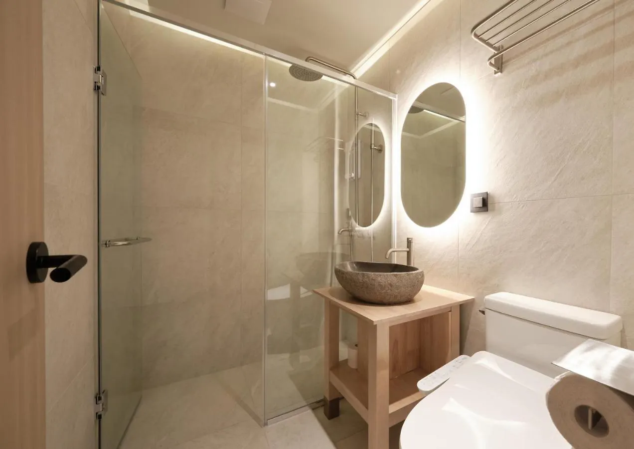 Uh Suite Central Seoul South Korea