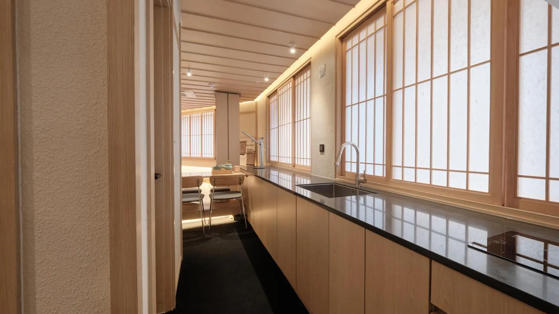 Uh Suite Central Seoul South Korea